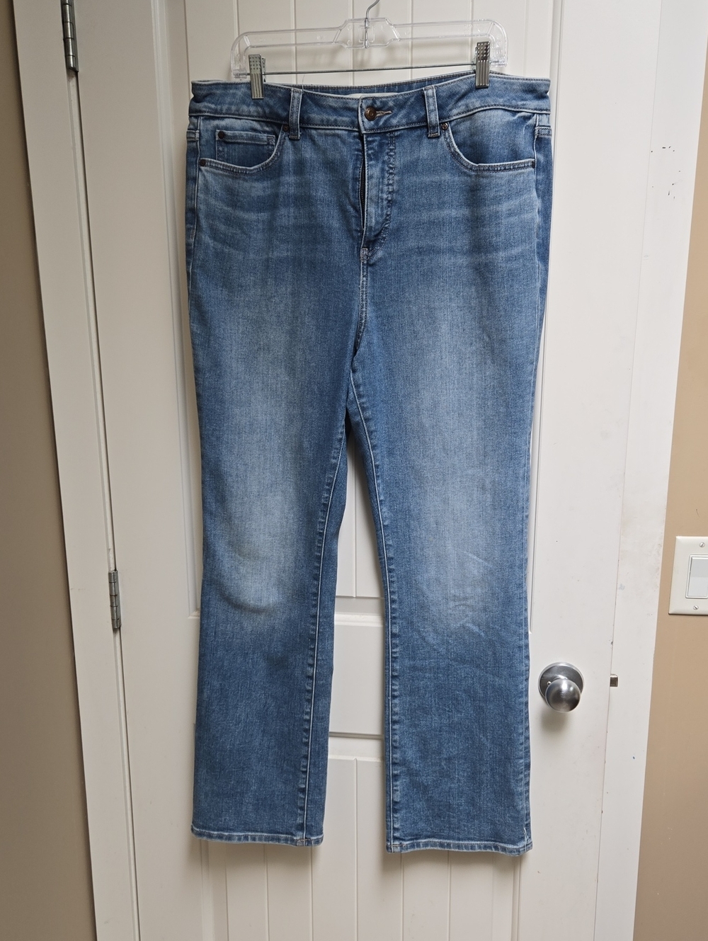 Denvwr Hayes Hi-Rise Barely Boot Straight Leg Women’s Jeans in Light Blue Wash